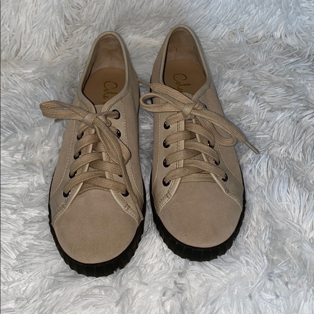 Brand New Women’s Suede Cole Haan Shoes (Size 6)